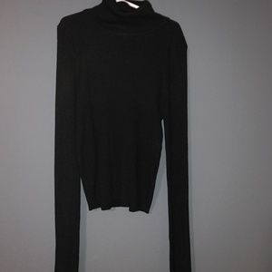 Cropped Turtle Neck